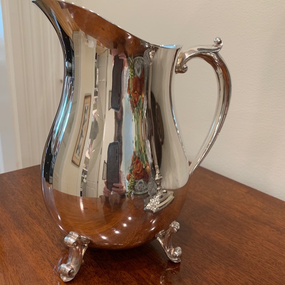 Water Pitcher with Ice Guard, Vintage Eales 1779 Silverplate - Picture 4 of 5